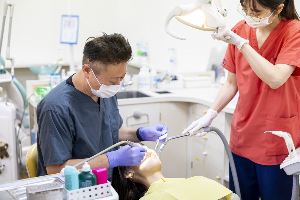 口の中に潜む細菌が引き起こす「むし歯」